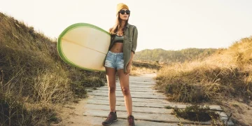 surfer-girl-2022-02-02-03-49-55-utc.jpg